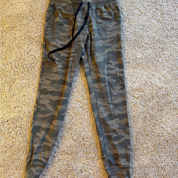 ZYIA Green Camo Unwind Jogger Pants - Picture 4 of 6